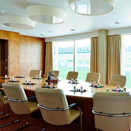 Lingfield Park Marriott Hotel & Country Club Экстерьер фото