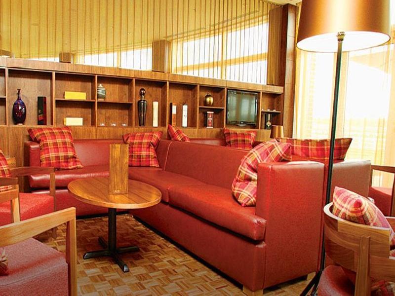 Lingfield Park Marriott Hotel & Country Club Экстерьер фото