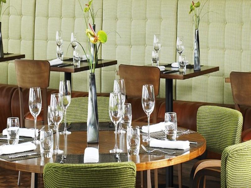 Lingfield Park Marriott Hotel & Country Club Экстерьер фото