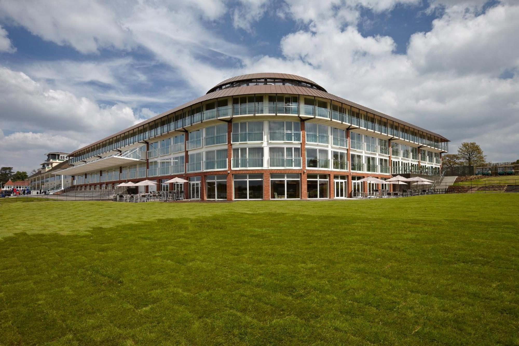 Lingfield Park Marriott Hotel & Country Club Номер фото