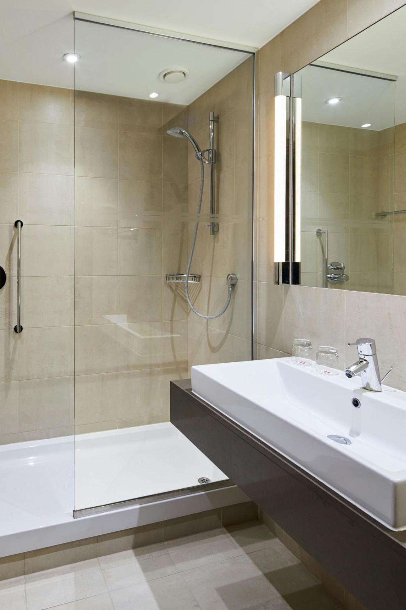 Lingfield Park Marriott Hotel & Country Club Экстерьер фото