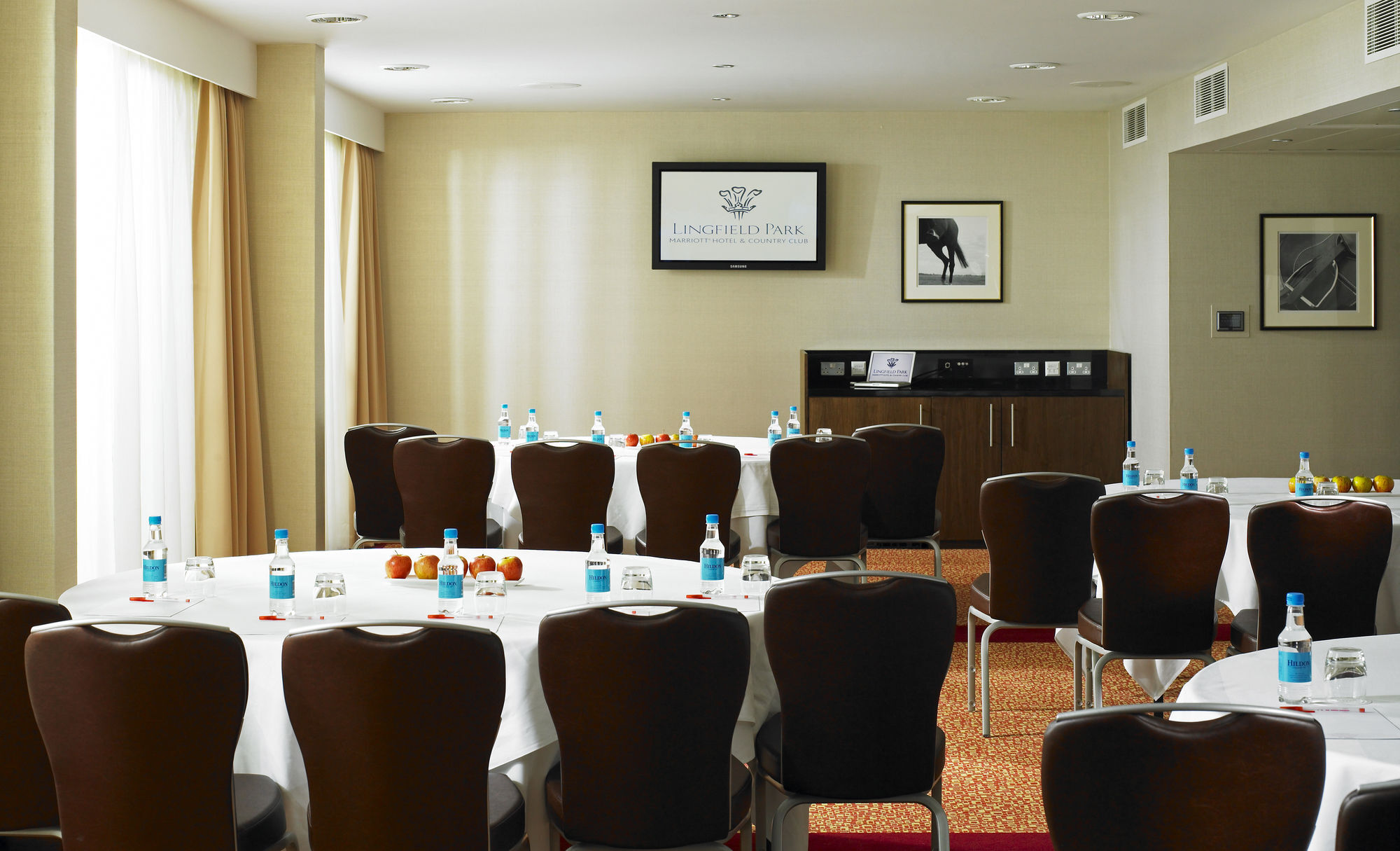 Lingfield Park Marriott Hotel & Country Club Экстерьер фото